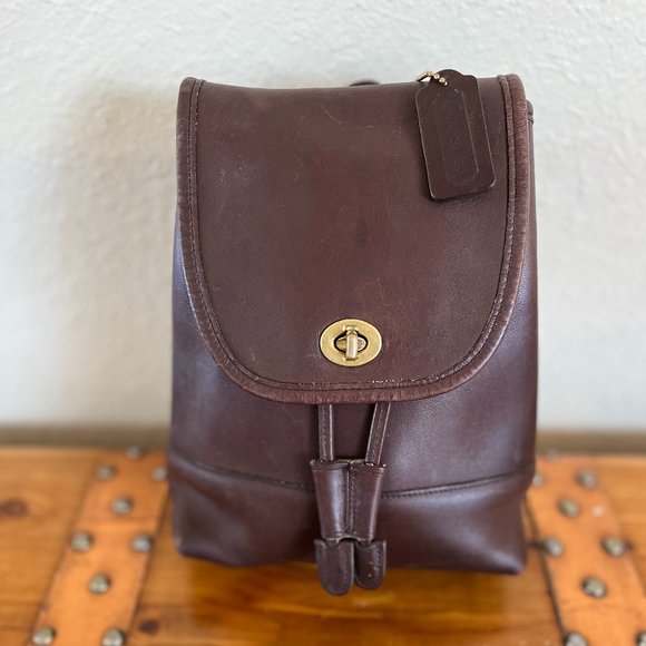 Coach Handbags - Vintage 1998 Beautiful Classic Coach Brown 9960 Leather Backpack